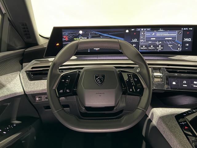 Peugeot E-3008