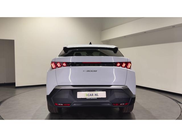 Peugeot E-3008