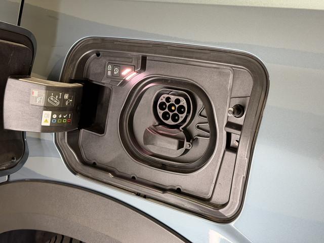 Peugeot E-5008