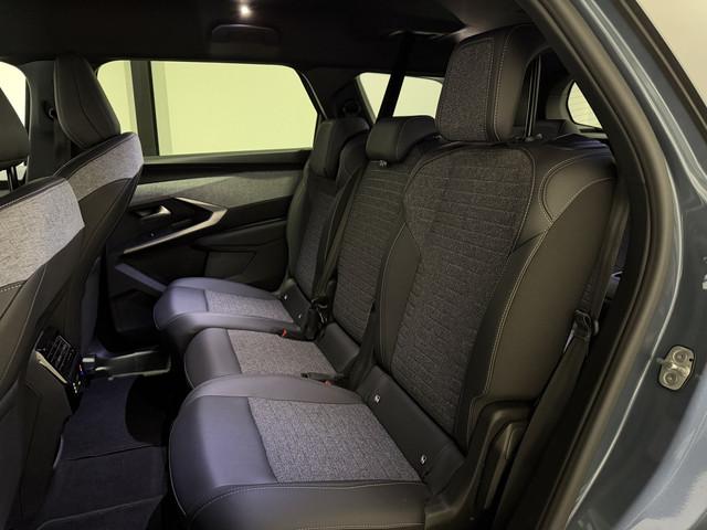 Peugeot E-5008