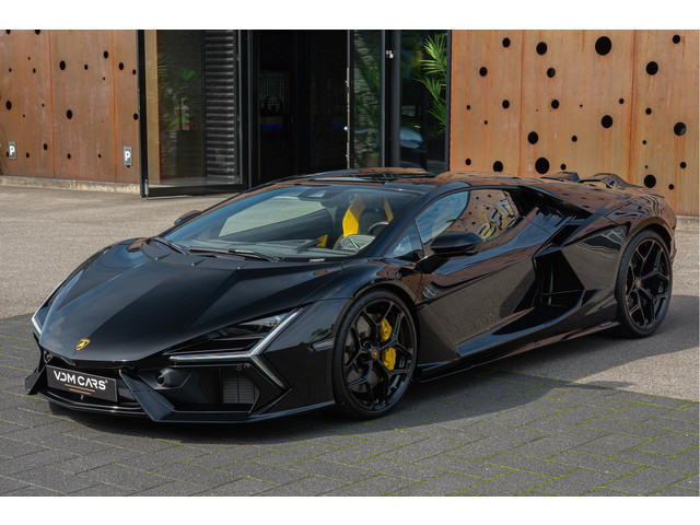 Lamborghini Revuelto