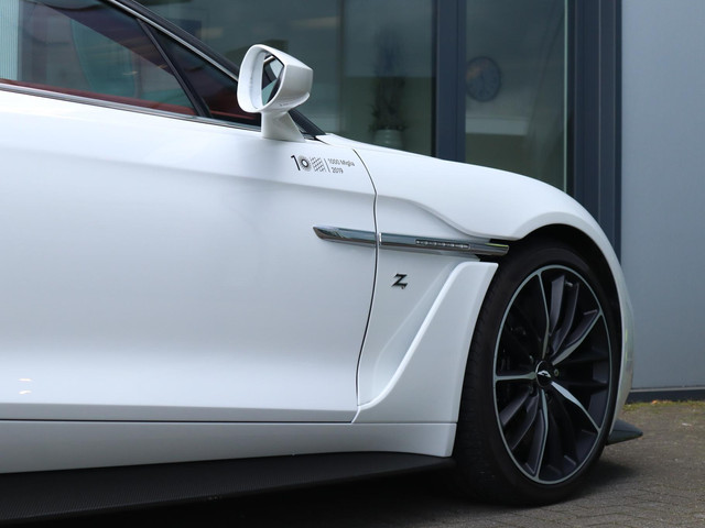 Aston Martin V12 Vanquish