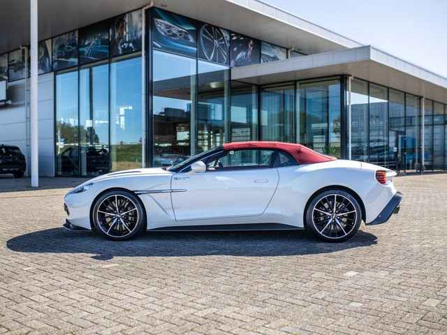 Aston Martin V12 Vanquish