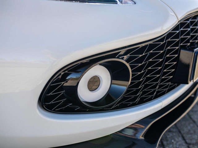 Aston Martin V12 Vanquish