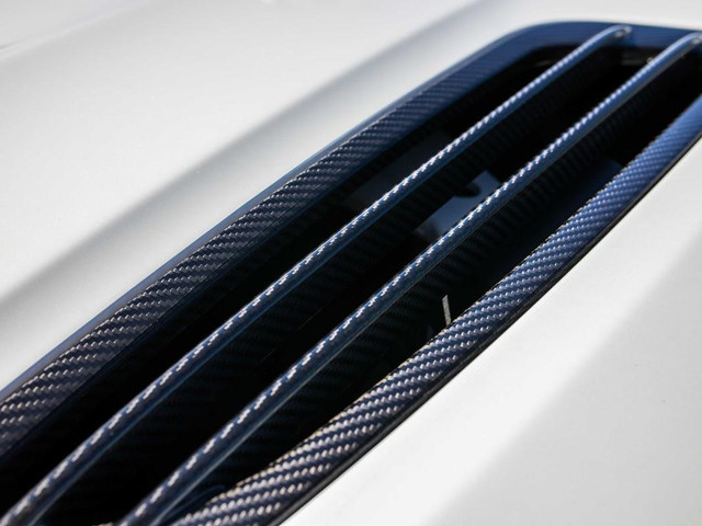 Aston Martin V12 Vanquish