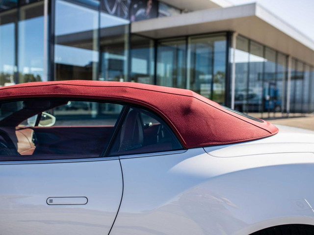 Aston Martin V12 Vanquish