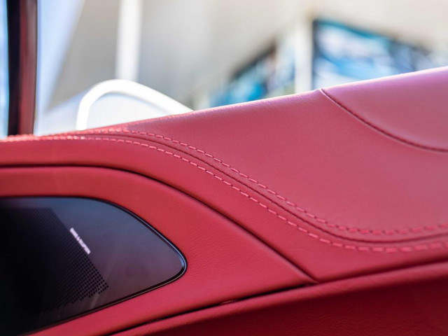 Aston Martin V12 Vanquish