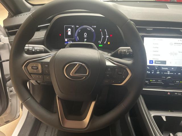 Lexus LBX