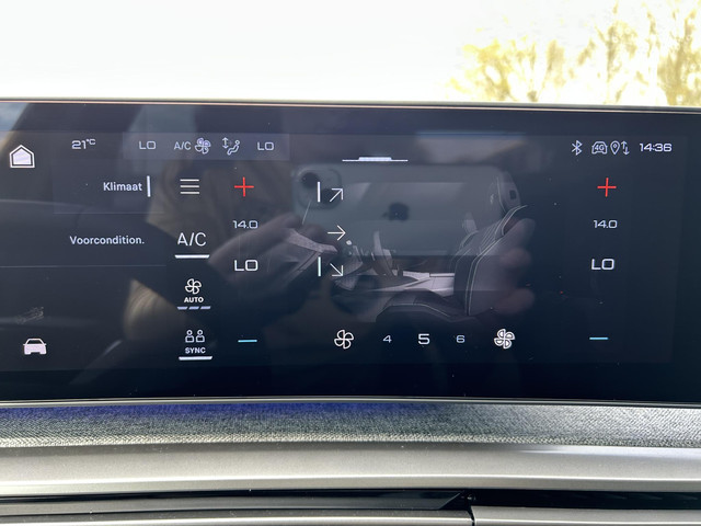 Peugeot E-3008