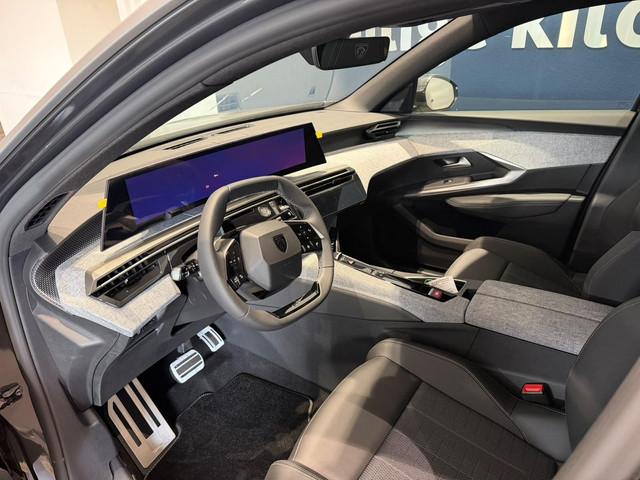Peugeot E-3008