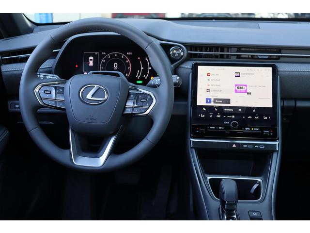 Lexus LBX