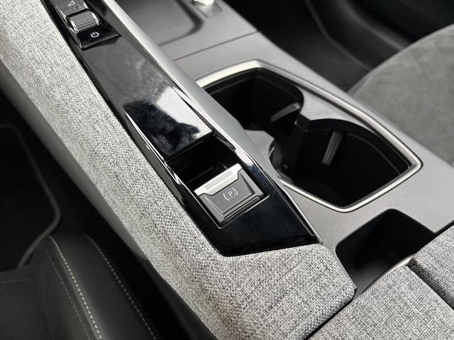 Peugeot E-3008