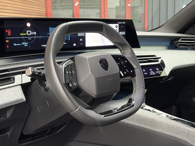Peugeot E-3008