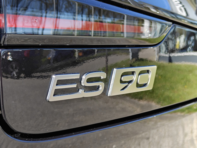Volvo ES90
