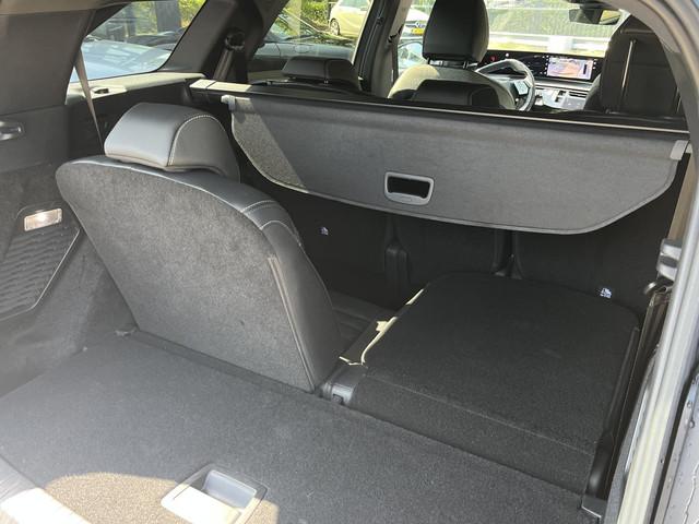 Peugeot E-5008