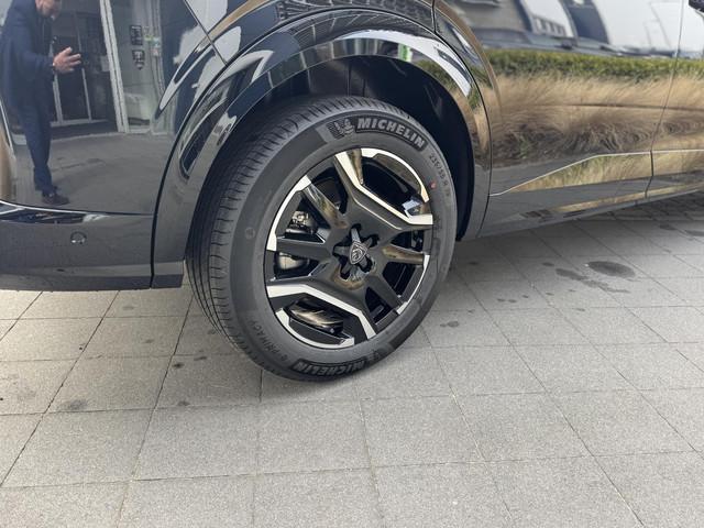 Peugeot E-5008