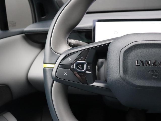Lynk & Co 02
