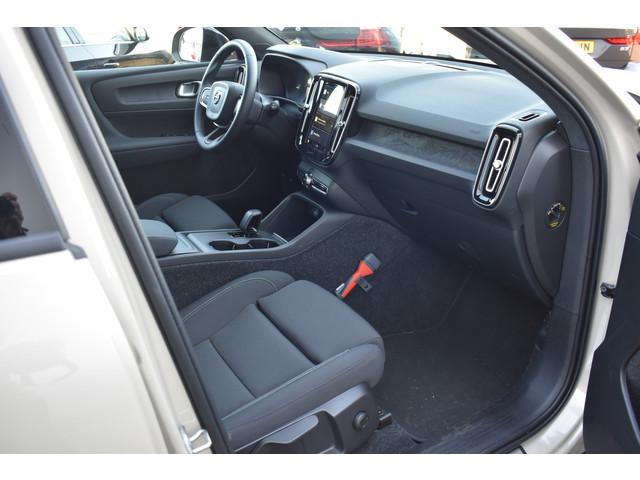 Volvo EX40