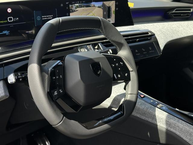 Peugeot E-3008