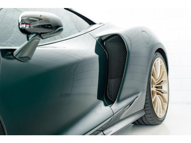 McLaren GT