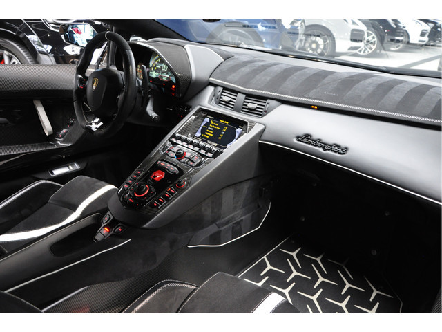 Lamborghini Aventador