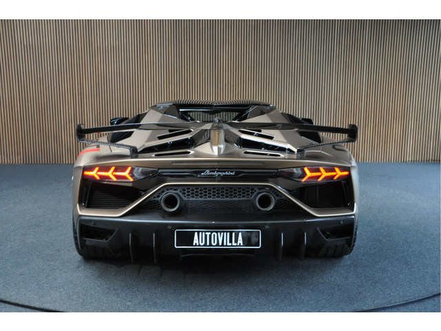 Lamborghini Aventador