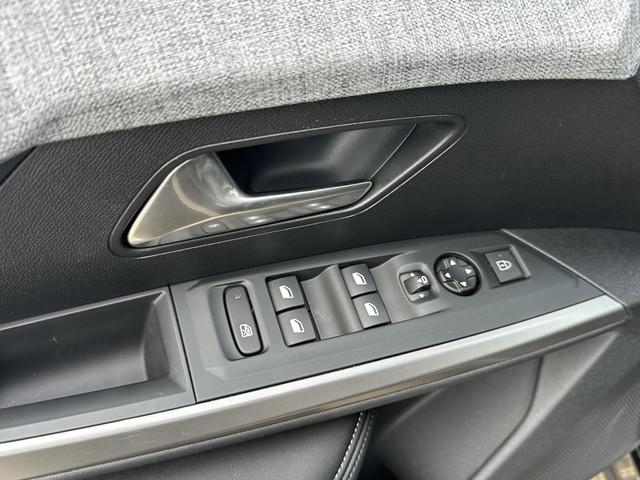 Peugeot E-3008