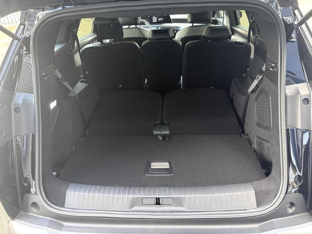 Peugeot E-5008