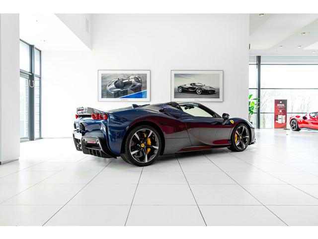 Ferrari SF90 Spider