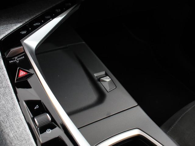 Peugeot E-3008