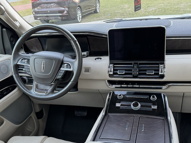 Lincoln Navigator