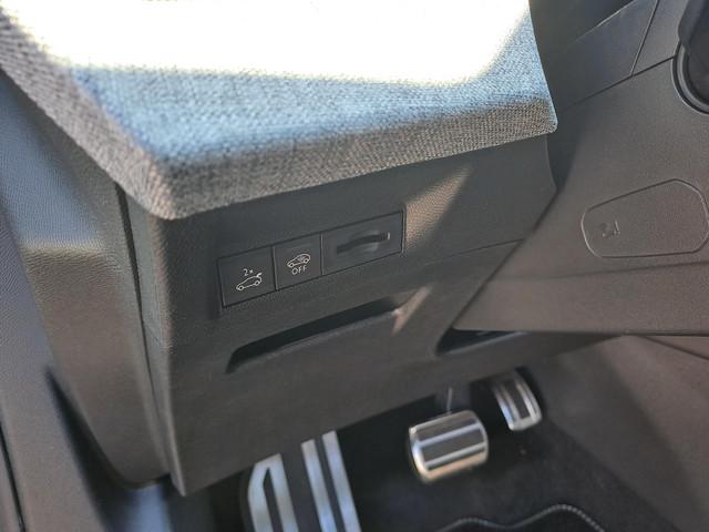 Peugeot E-3008