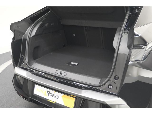 Peugeot E-3008