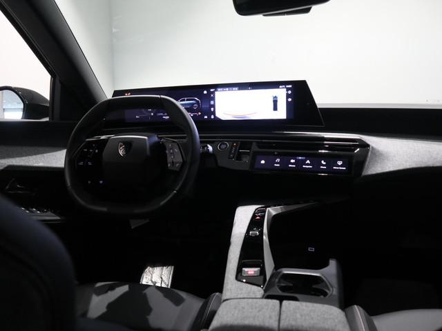 Peugeot E-5008
