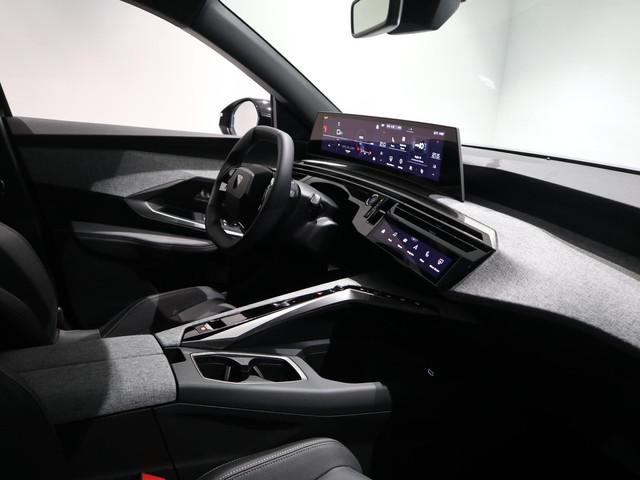 Peugeot E-5008