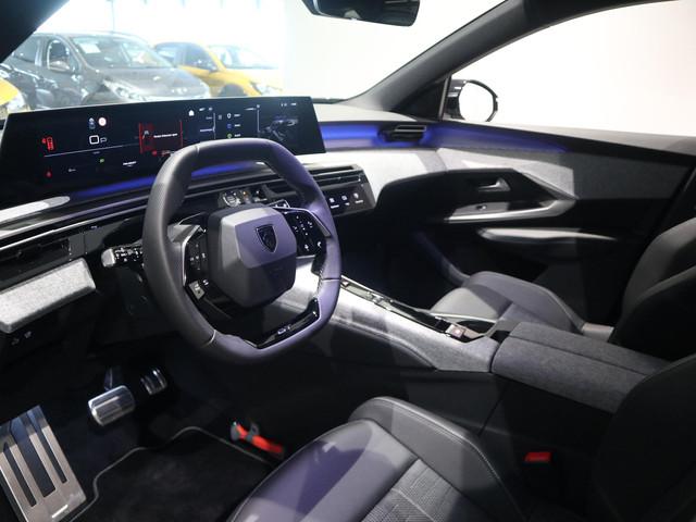 Peugeot E-5008