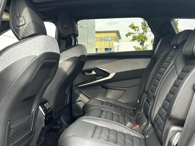 Peugeot E-5008