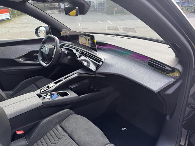 Peugeot E-5008