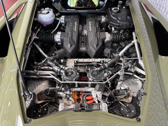 Lamborghini Revuelto