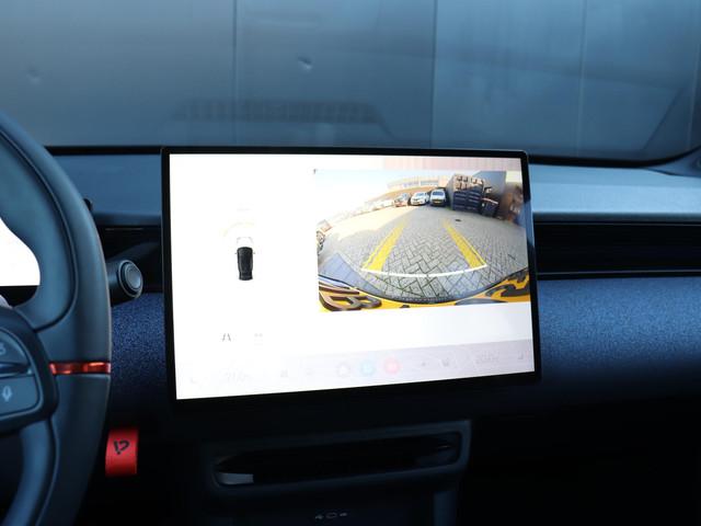 Lynk & Co 02