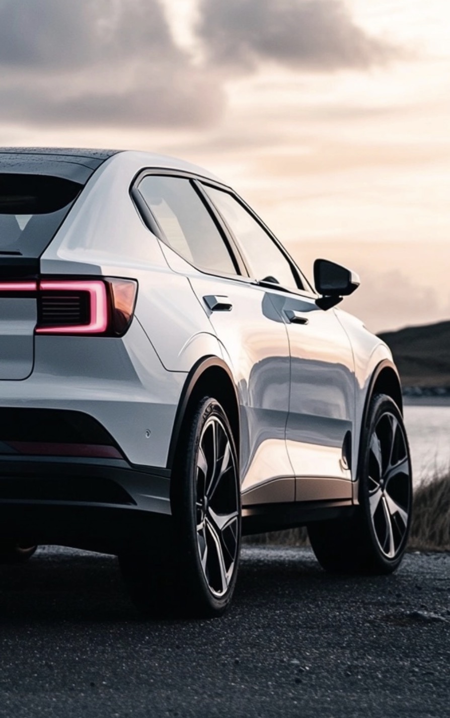 tesla-model-y-en-polestar-4-vergeleken1941