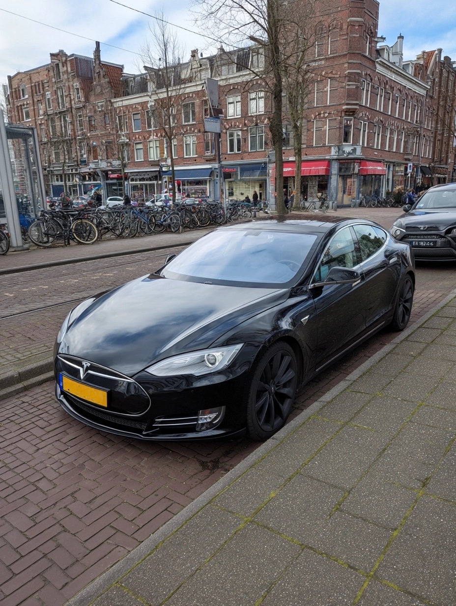 tesla-in-amsterdam