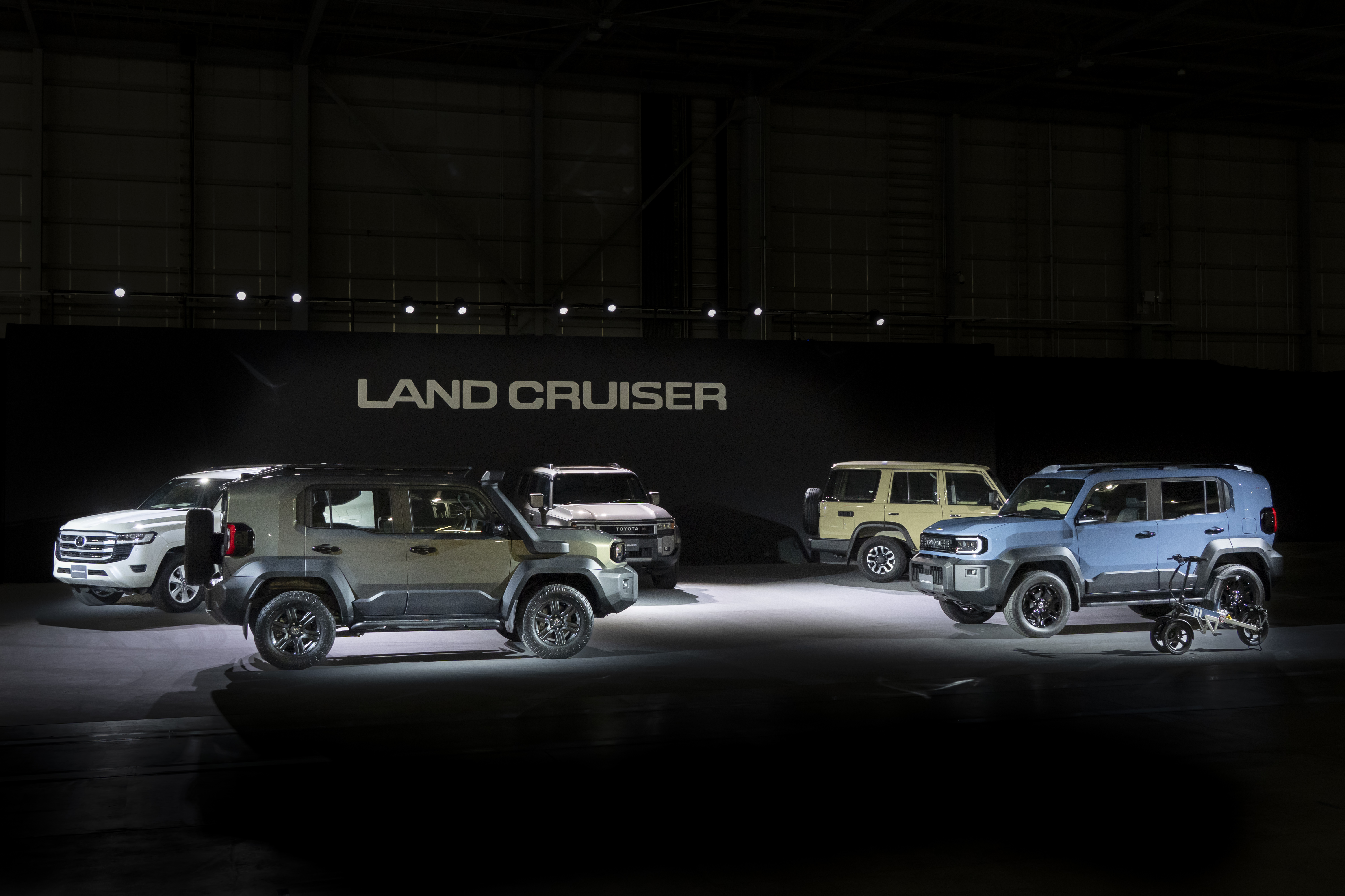 3mini-totoya-fj-cruiser-toyota-financial-lease-5