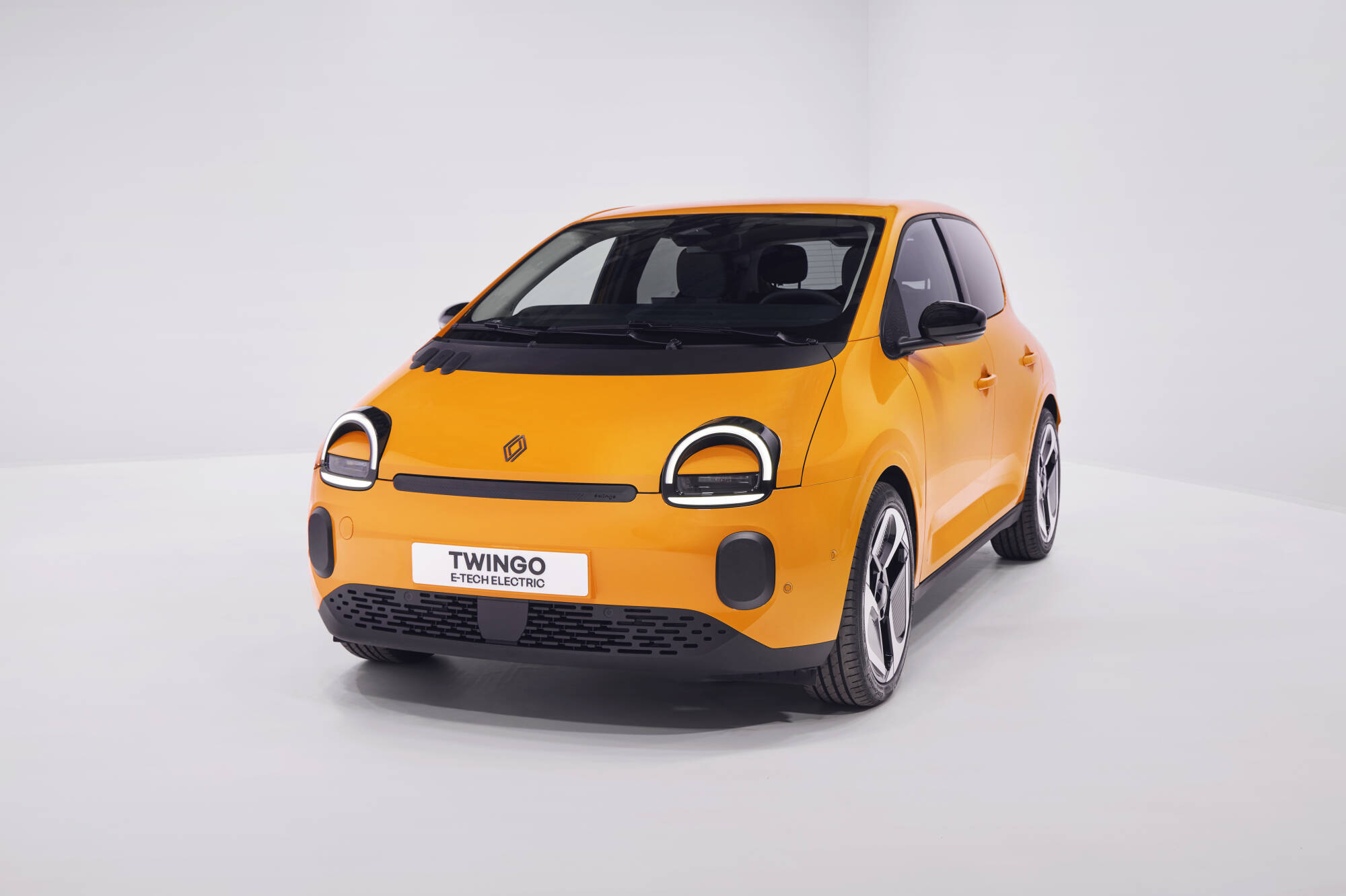 De nieuwe Renault Twingo: een elektrische stadsauto die terugkijkt naar de jaren 90